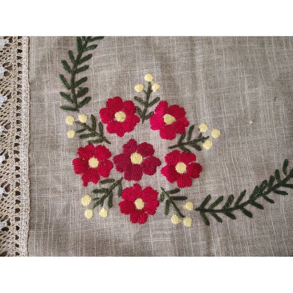 Embroidered Square Table Cloth Red Yellow Flower Crochet Trim Cottage Country - Picture 2 of 4